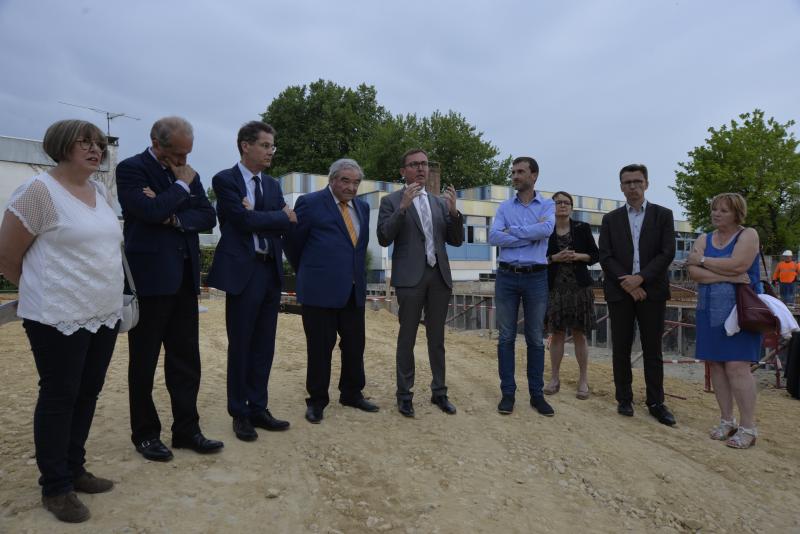 Pose de la première pierre à la MJC