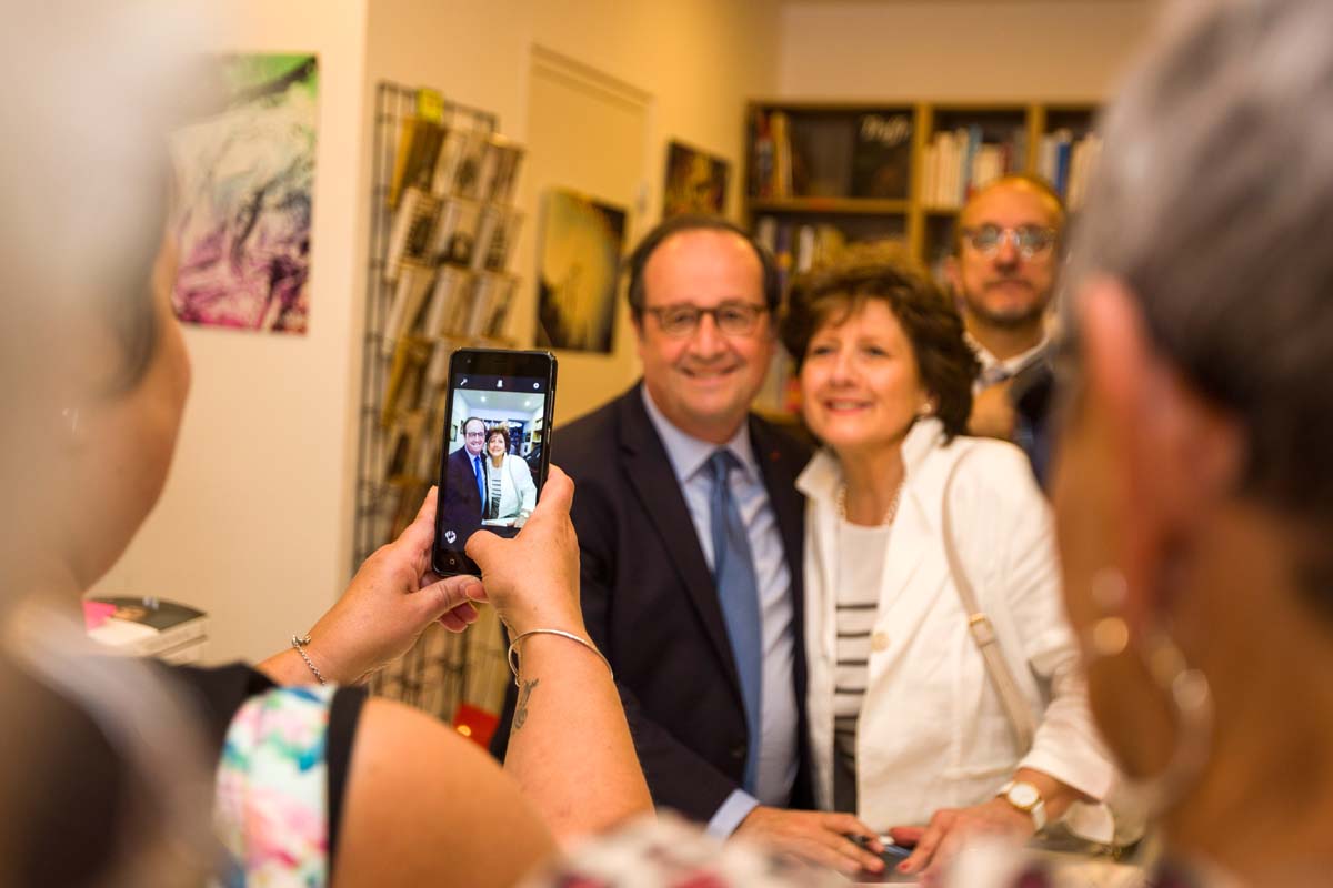 François Hollande au Centre mondial de la Paix