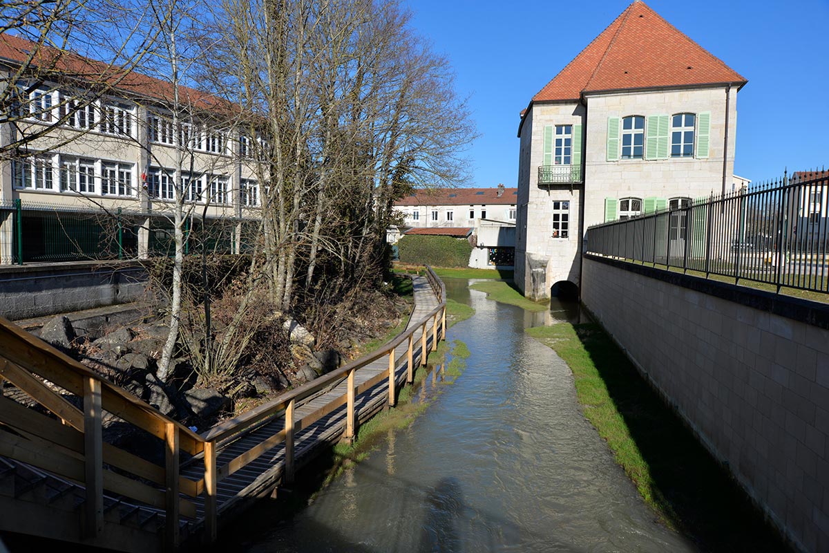 LE LONG DE LA MEUSE ET DES CANAUX