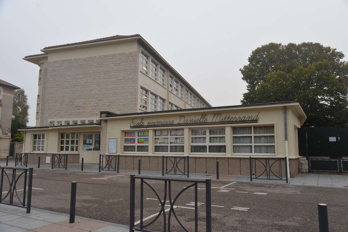 Inauguration de l’école Danielle Mitterrand