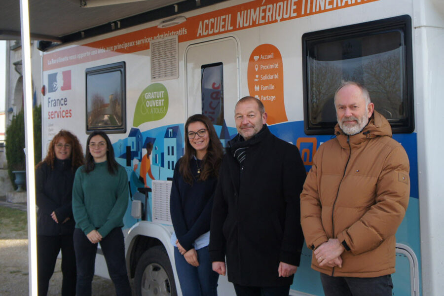 La ruralinette à champneuville : un service public mobile au plus près des habitants