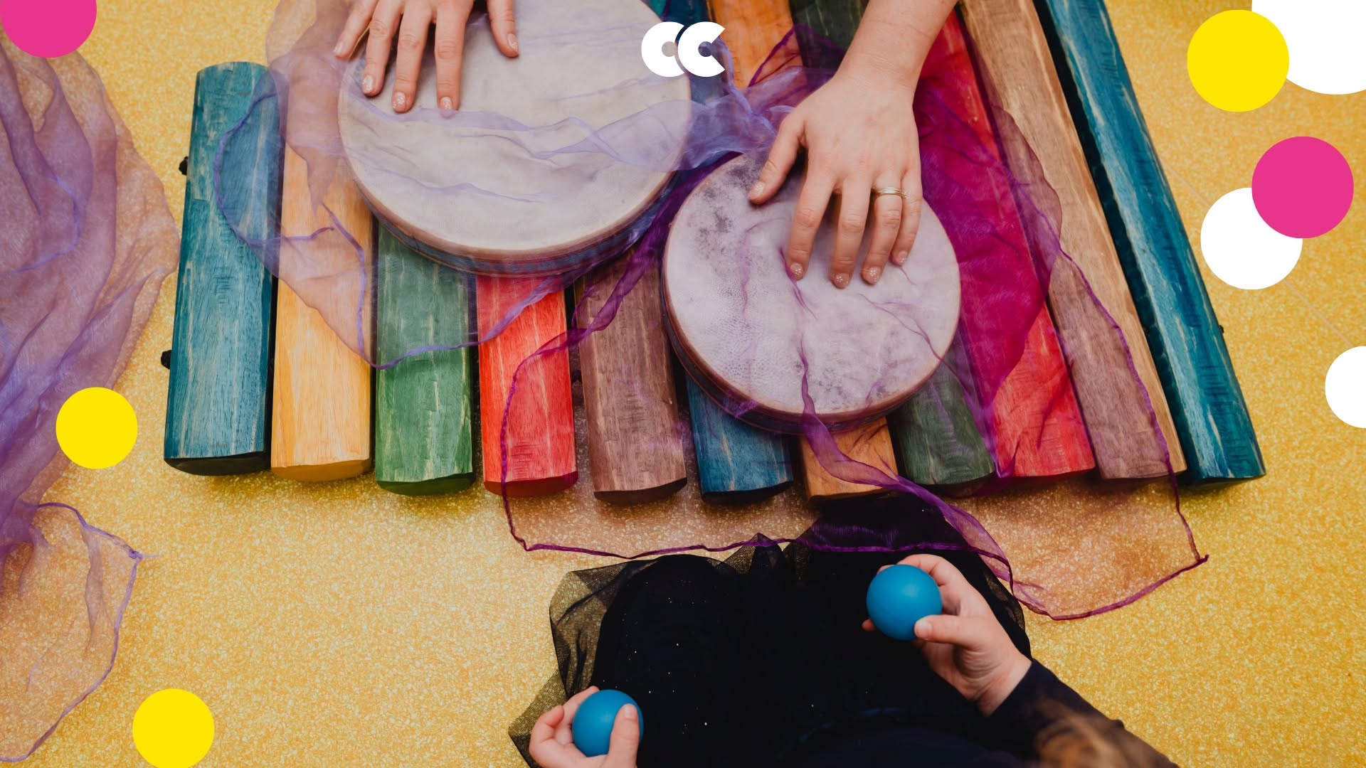 ÉVEIL SENSORIEL · SPECTACLE POUR LES ENFANTS DE 3 MOIS ET 3 ANS